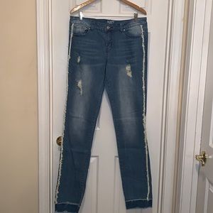 Alloy Apparel Cybill Mid Rise Skinny Tall Distressed Jeans Sz 15 x 37